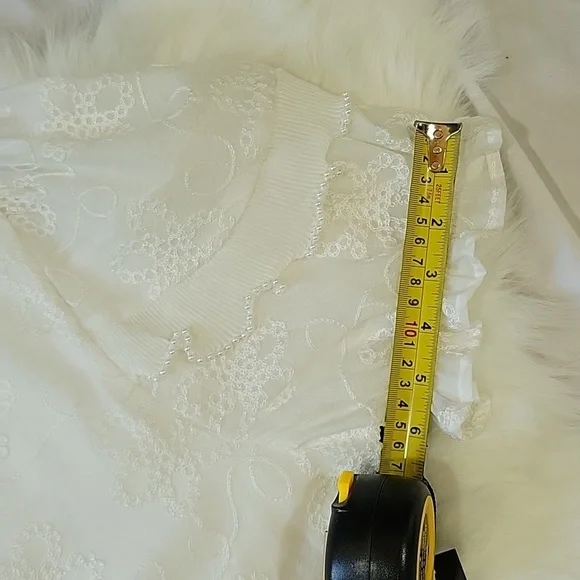 Women's White Lace Top - Picture 16 of 16